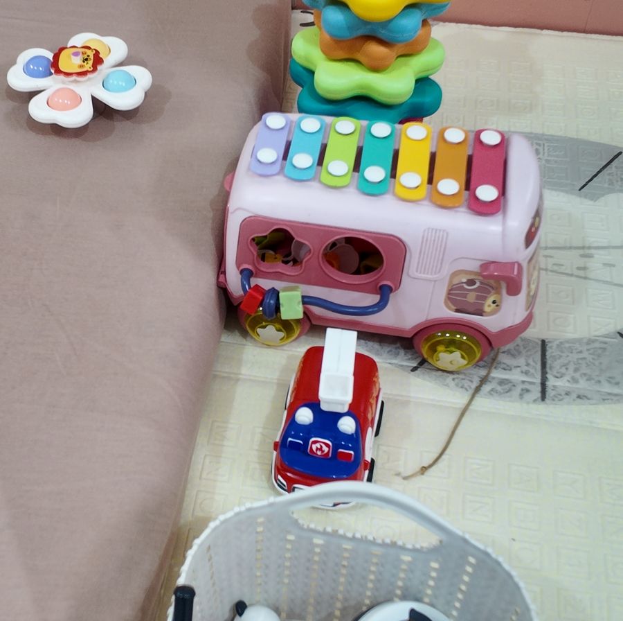 Mainan di area bermain